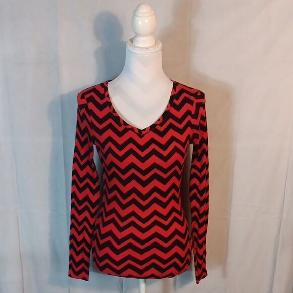 No Boundaries Tops - Chevron Long Sleeve Ribbed Tee - Red and Black